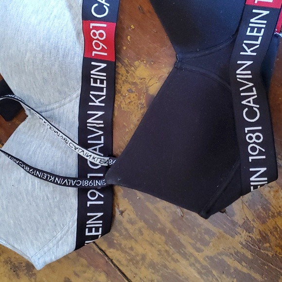 Calvin Klein t-shirt bras - Picture 2 of 3